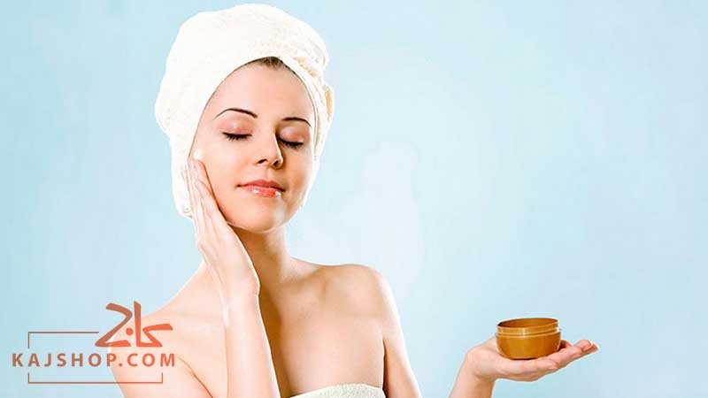 فواید آبرسانی پوست صورت و چگونه انجام دهیم | نحوه مصرف آن